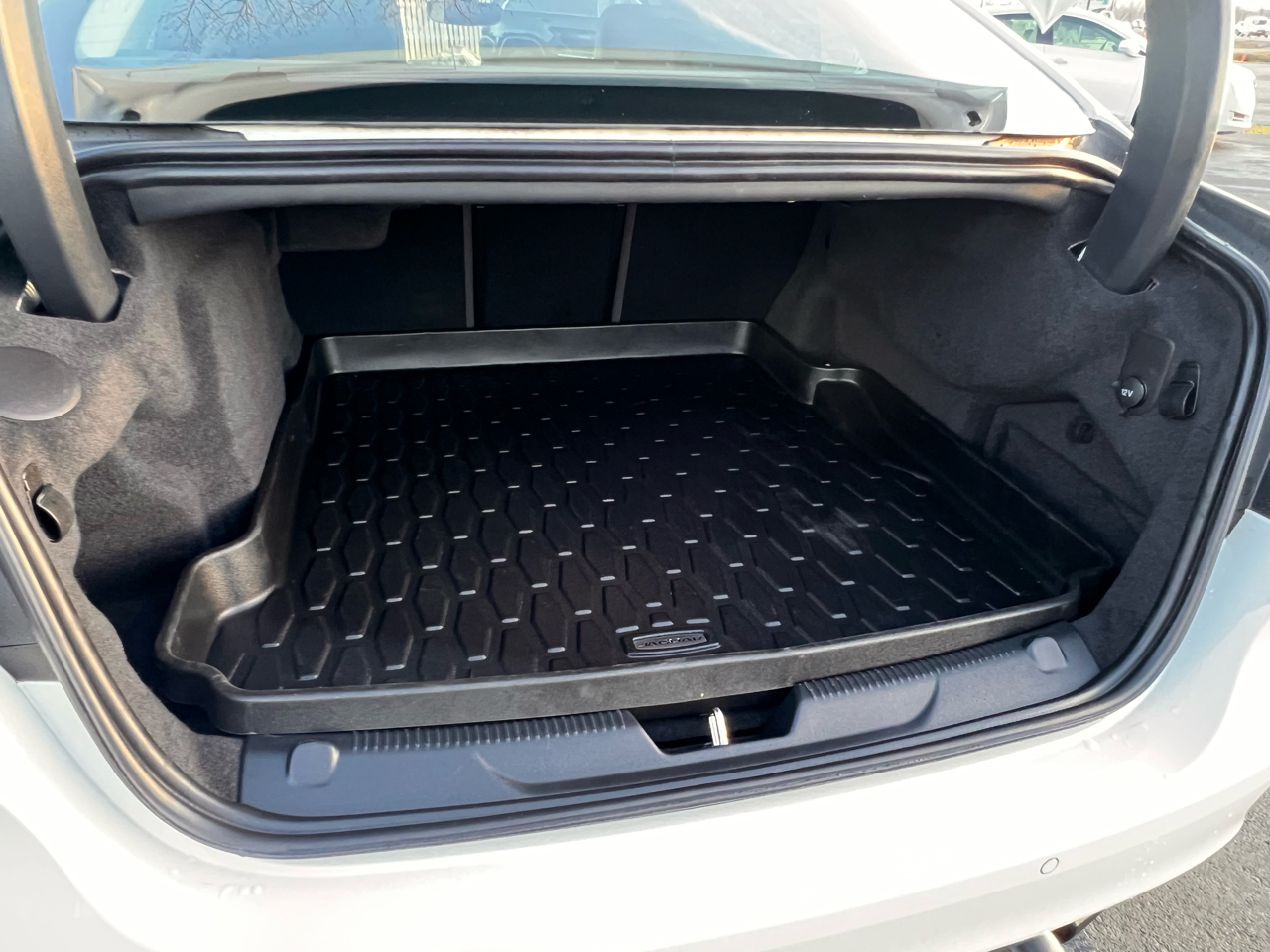 Jaguar XE 25t Premium AWD 2019