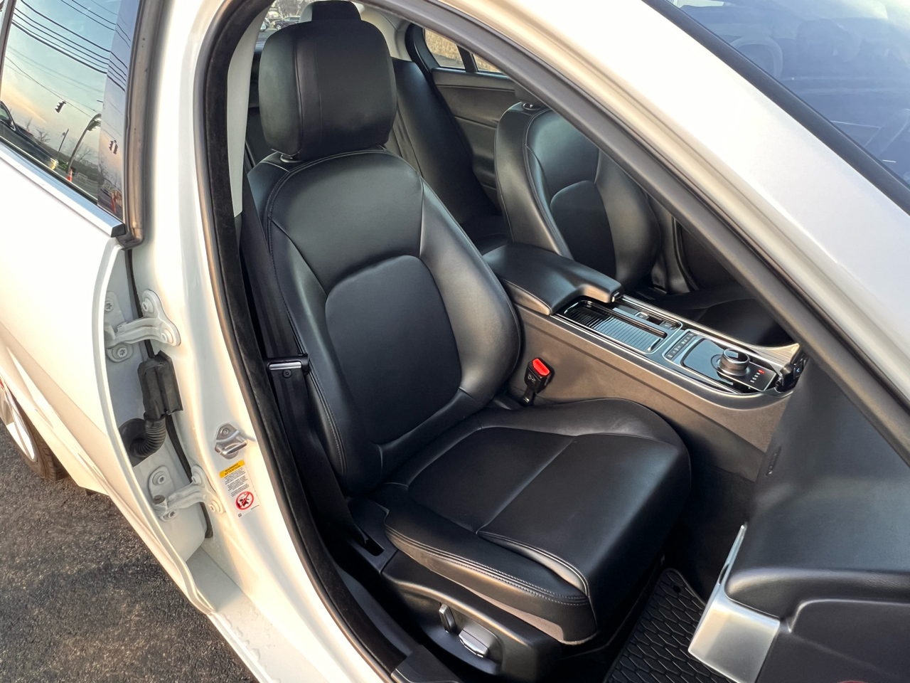 Jaguar XE 25t Premium AWD 2019