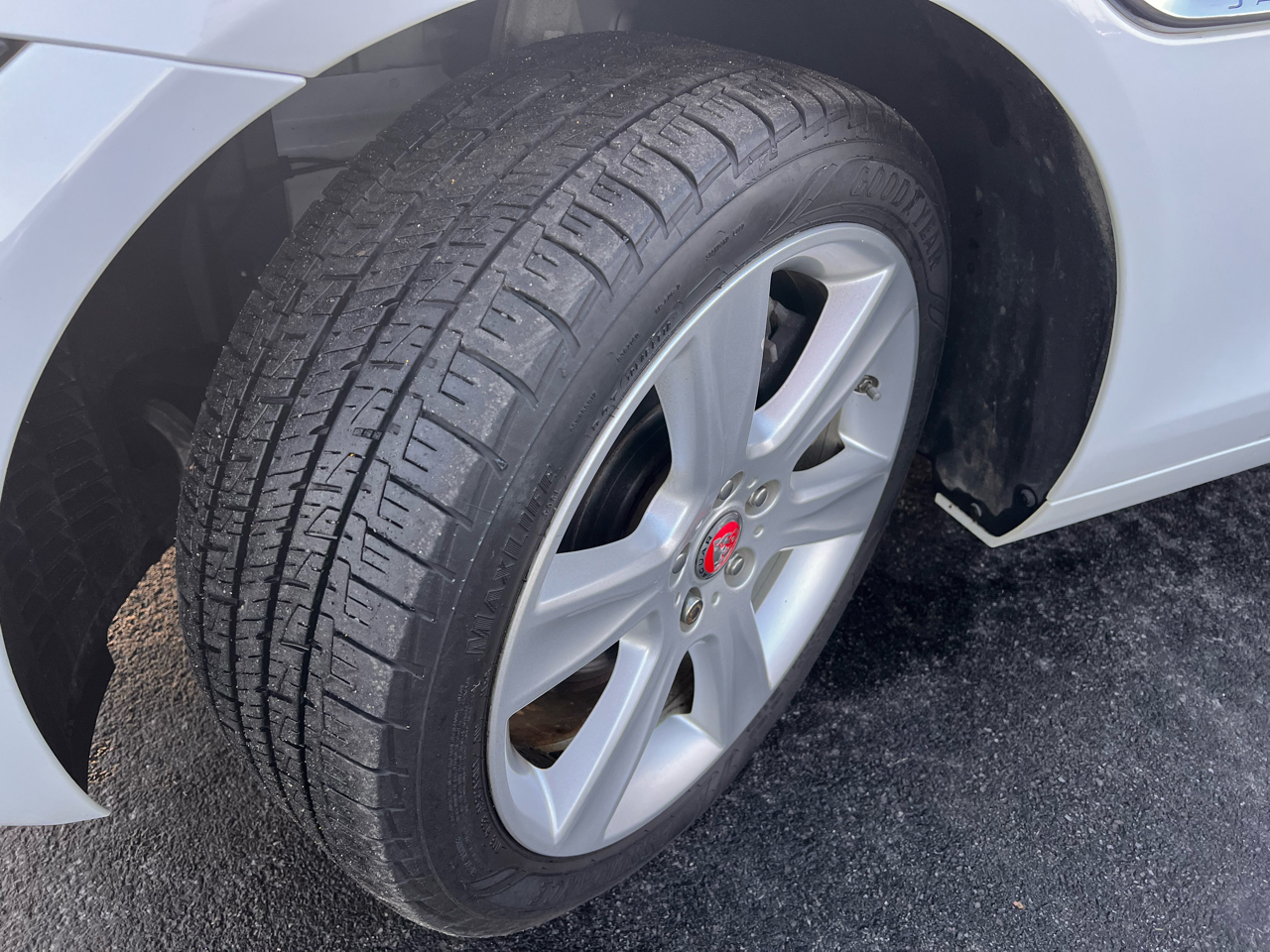 Jaguar XE 25t Premium AWD 2019