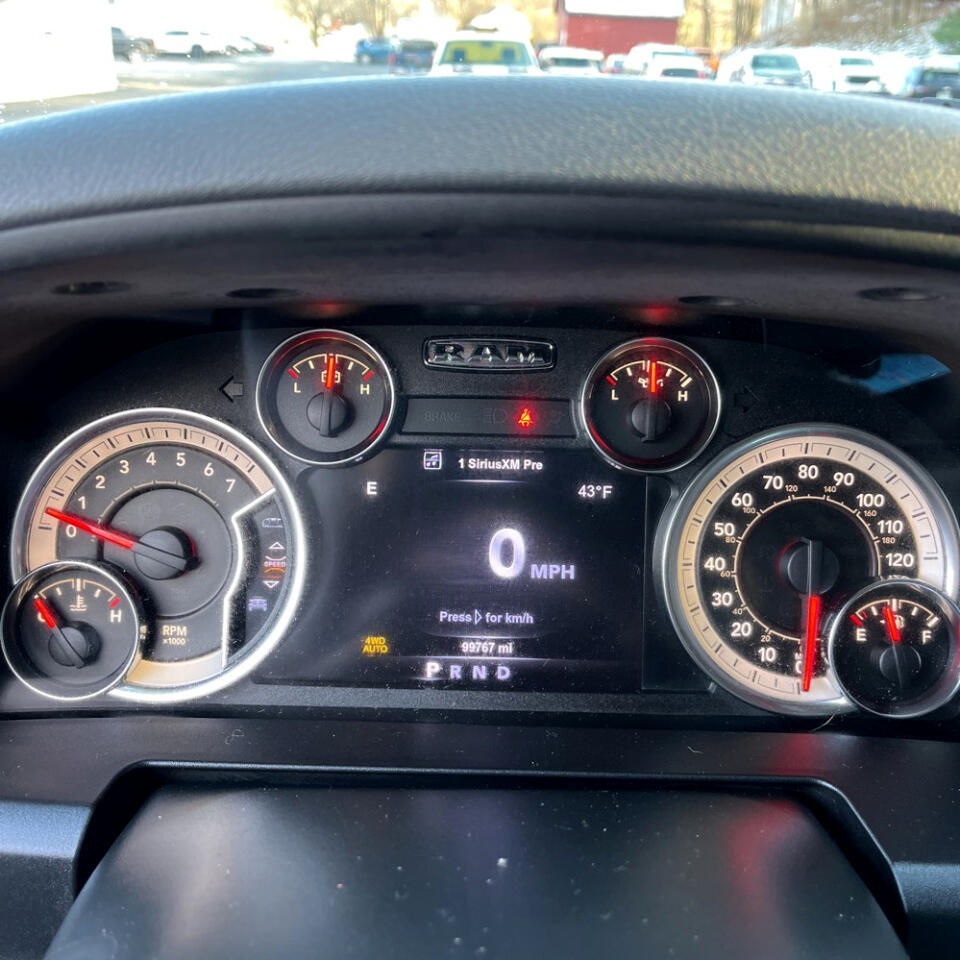 RAM 1500 Big Horn 4x4 Crew Cab 5'7" Box 2017