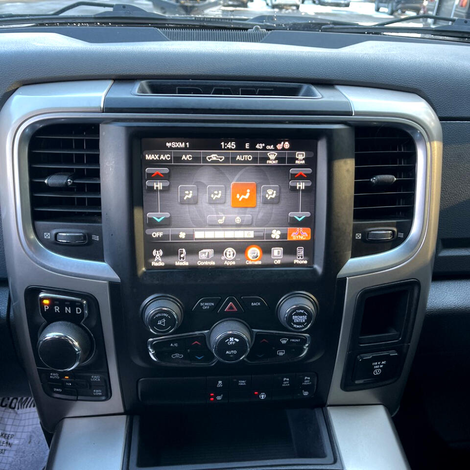 RAM 1500 Big Horn 4x4 Crew Cab 5'7" Box 2017