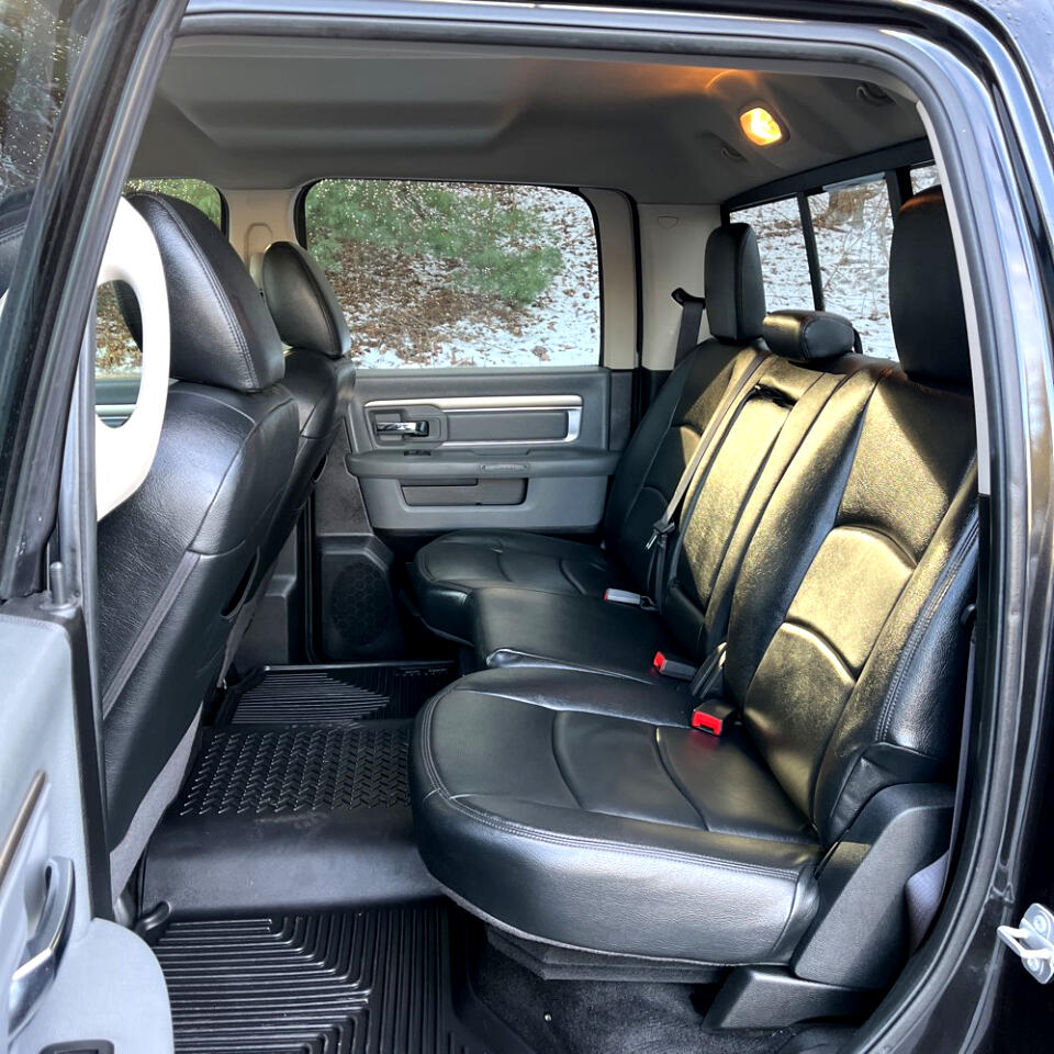 RAM 1500 Big Horn 4x4 Crew Cab 5'7" Box 2017