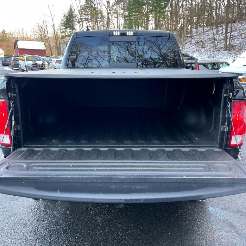 RAM 1500 Big Horn 4x4 Crew Cab 5'7" Box 2017