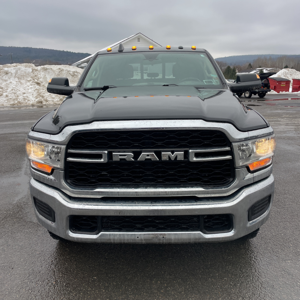 RAM 2500 Tradesman 4x4 Crew Cab 6'4" Box 2019