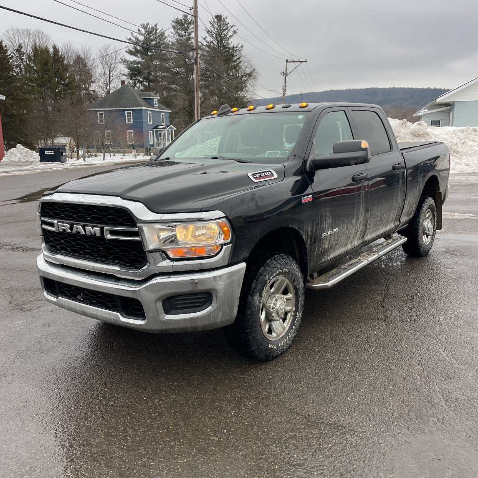 RAM 2500 Tradesman 4x4 Crew Cab 6'4" Box 2019