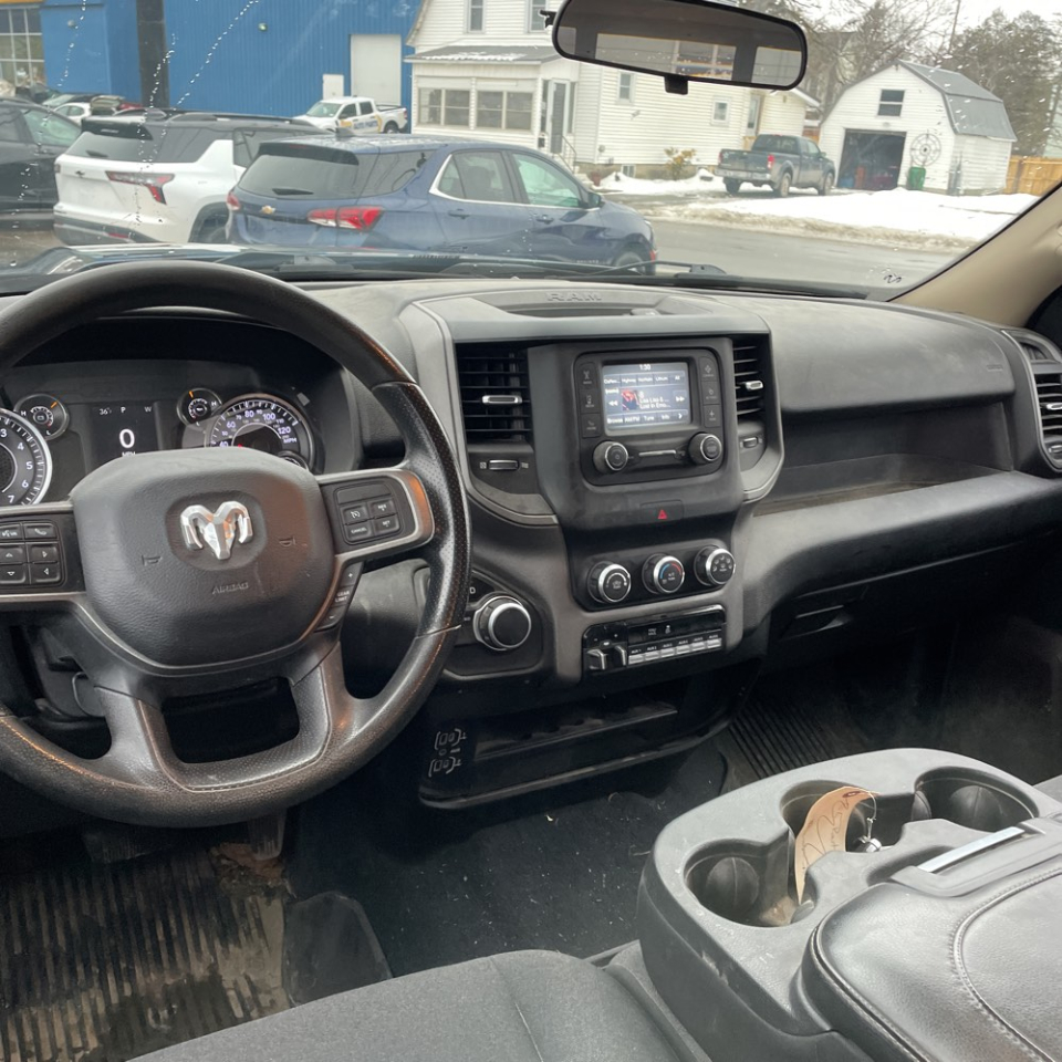 RAM 2500 Tradesman 4x4 Crew Cab 6'4" Box 2019