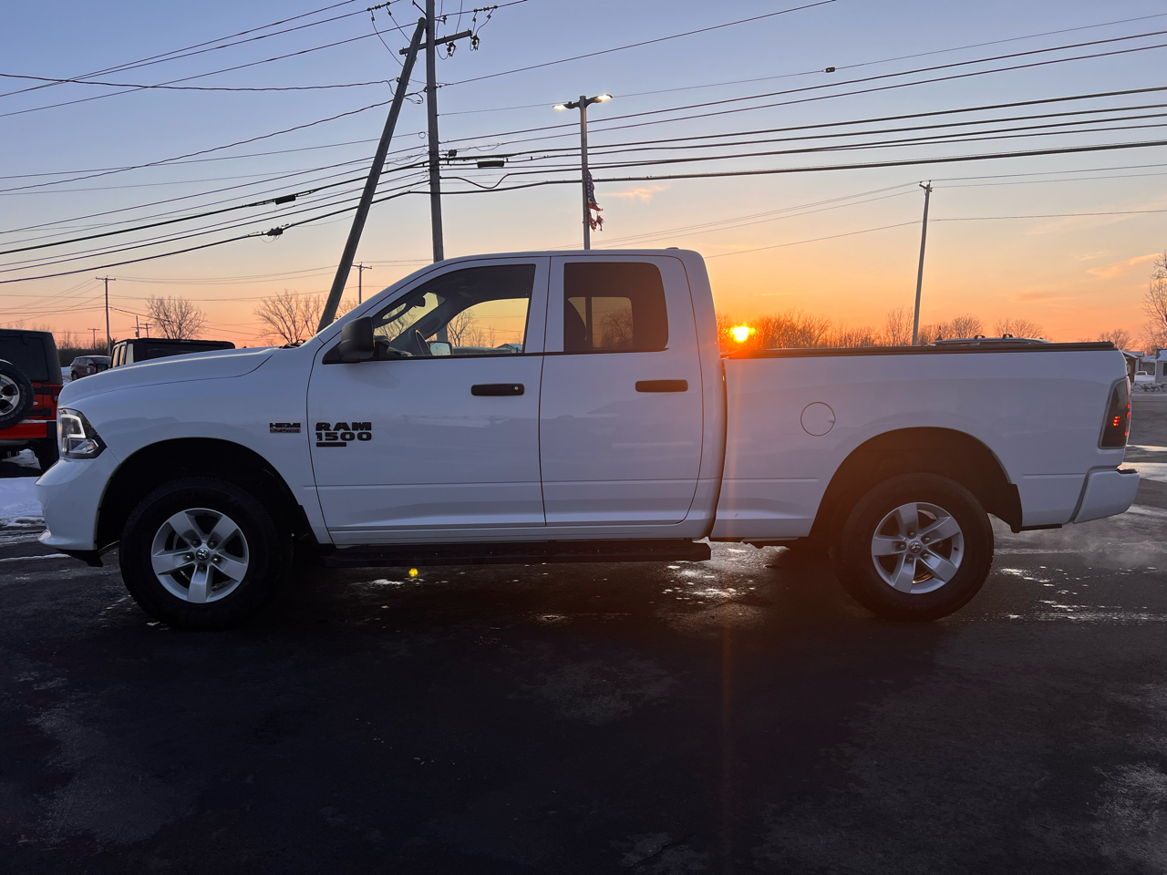 RAM 1500 Classic Express 4x4 Quad Cab 6'4" Box 2019