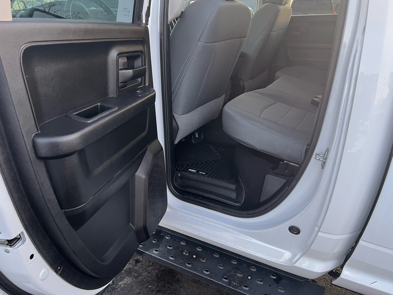 RAM 1500 Classic Express 4x4 Quad Cab 6'4" Box 2019