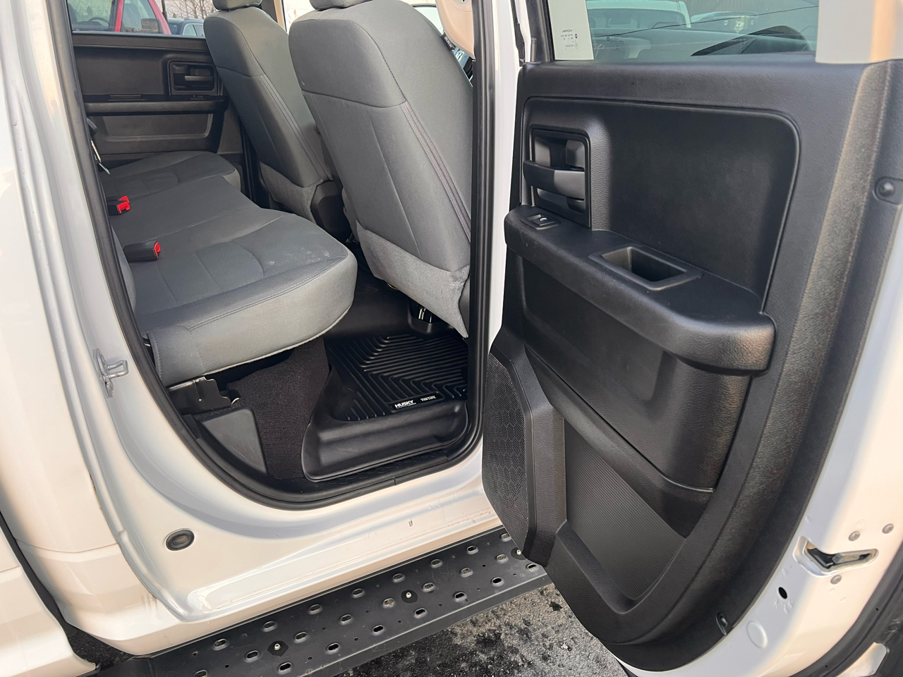 RAM 1500 Classic Express 4x4 Quad Cab 6'4" Box 2019