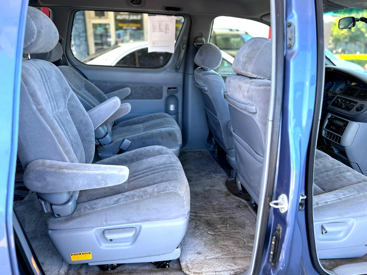 Toyota Sienna LE 2001