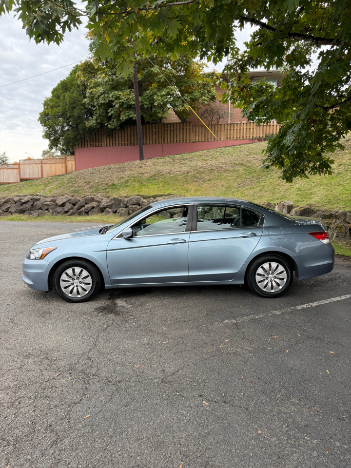 Honda Accord LX sedan AT 2011
