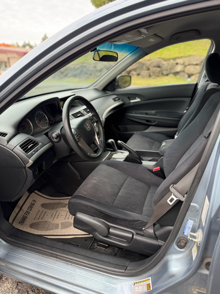 Honda Accord LX sedan AT 2011