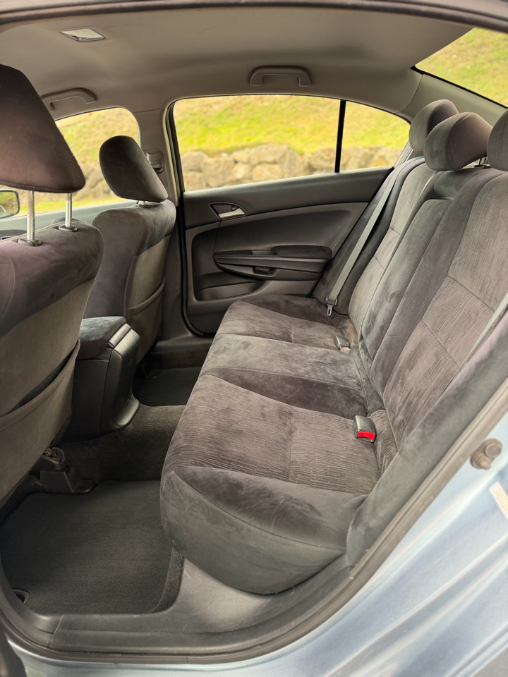 Honda Accord LX sedan AT 2011