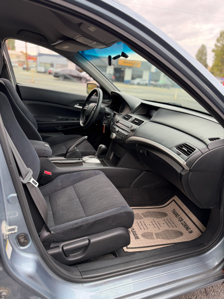 Honda Accord LX sedan AT 2011