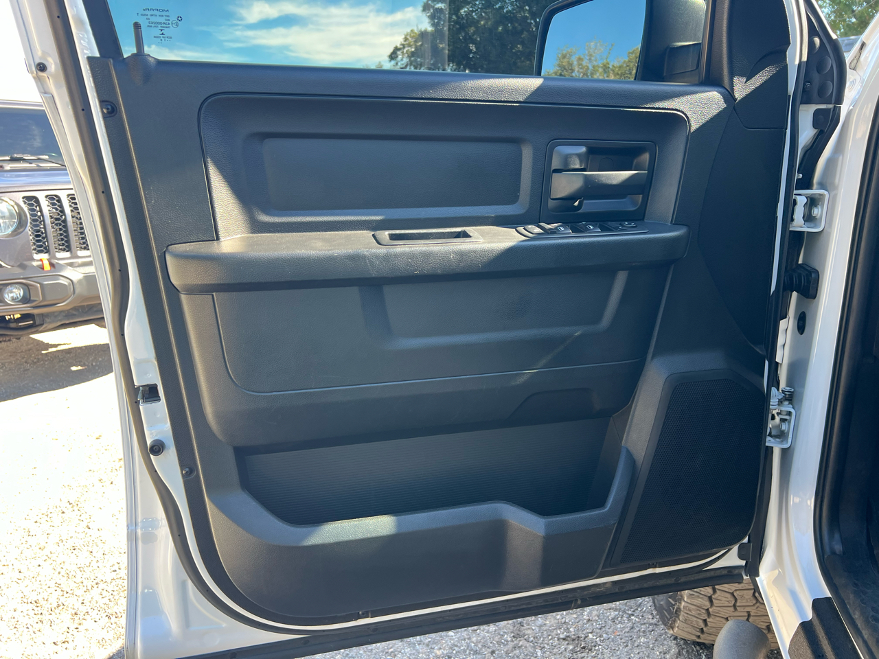 RAM 1500 Classic Tradesman Crew Cab LWB 4WD 2019