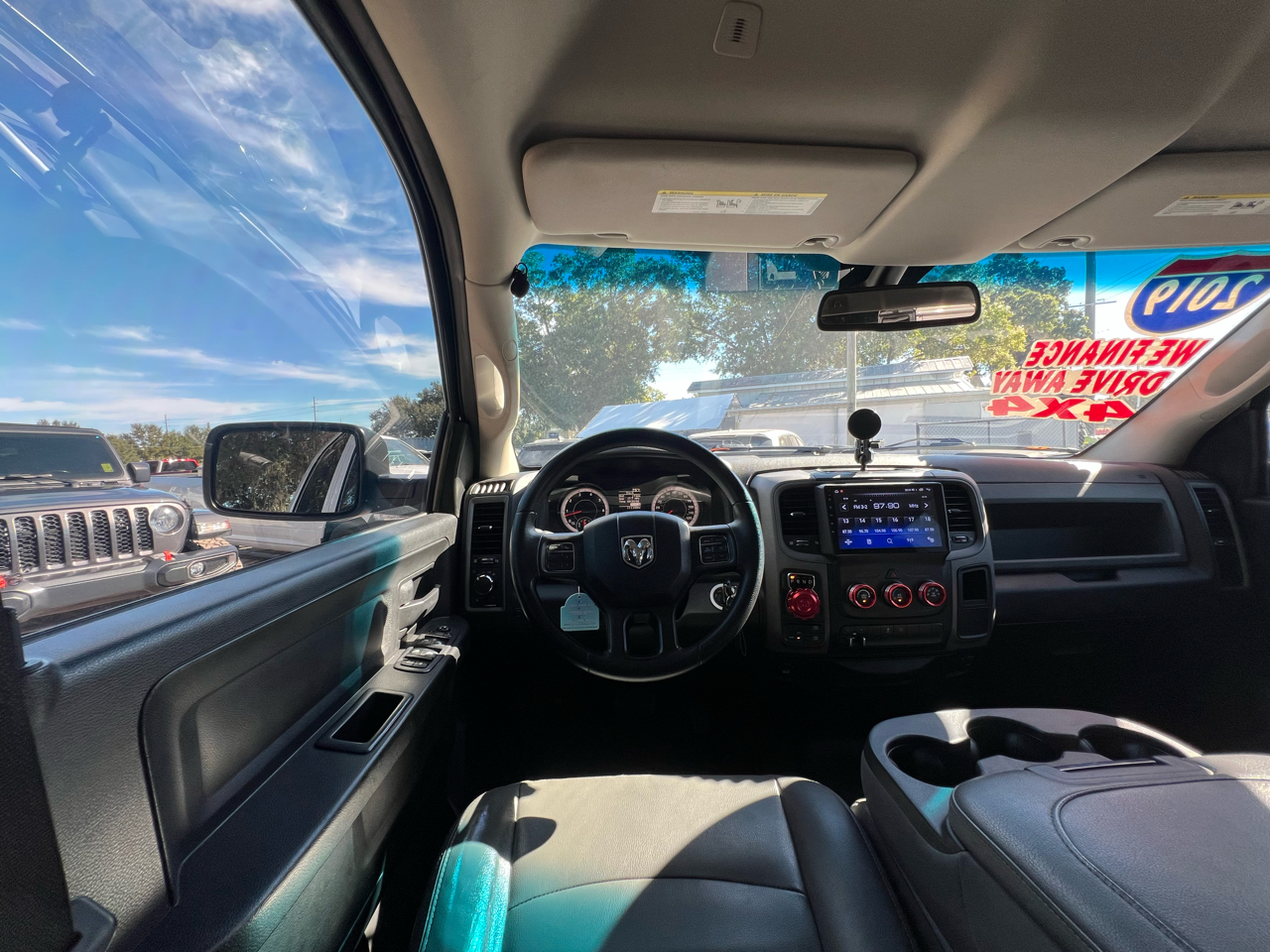 RAM 1500 Classic Tradesman Crew Cab LWB 4WD 2019
