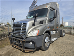 2018 Freightliner CA 113 
