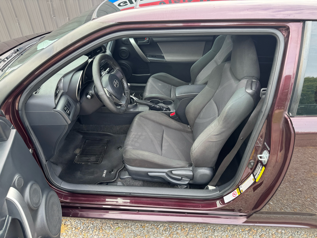 Scion tC  2011 Scion tC  2011