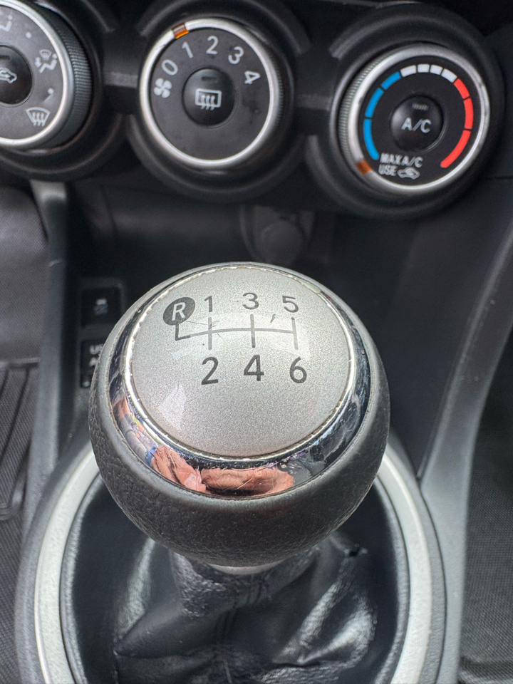 Scion tC  2011 Scion tC  2011