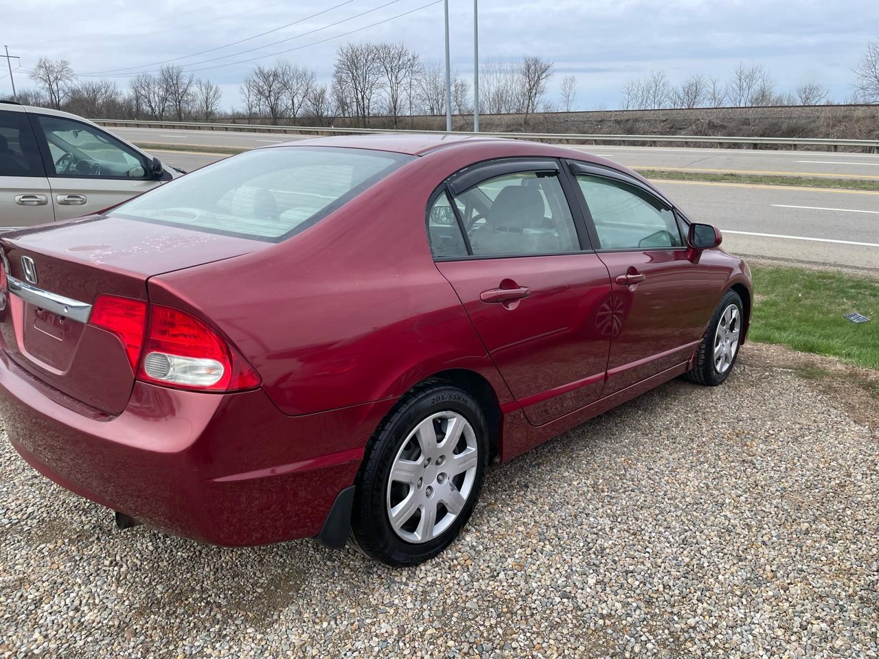 Honda Civic LX Sedan 5-Speed AT 2009