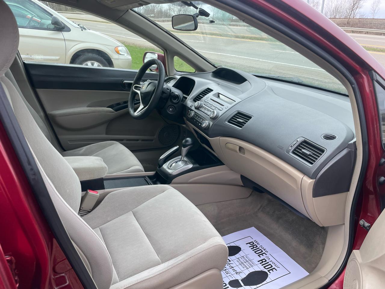 Honda Civic LX Sedan 5-Speed AT 2009