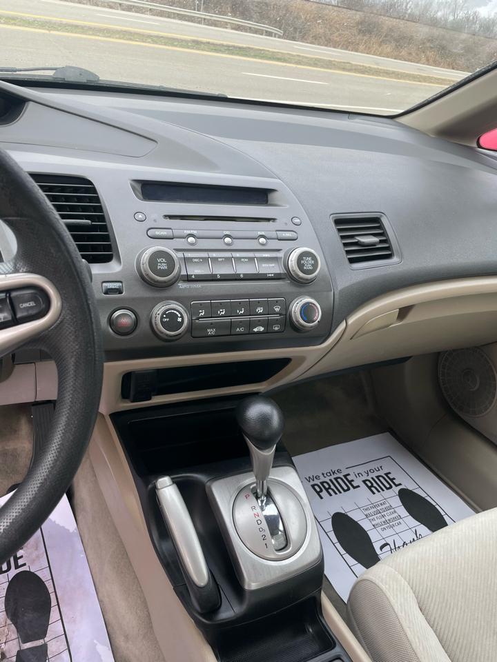Honda Civic LX Sedan 5-Speed AT 2009