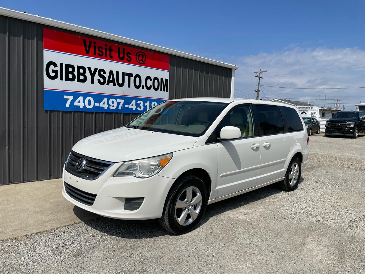 2010 Volkswagen Routan SE