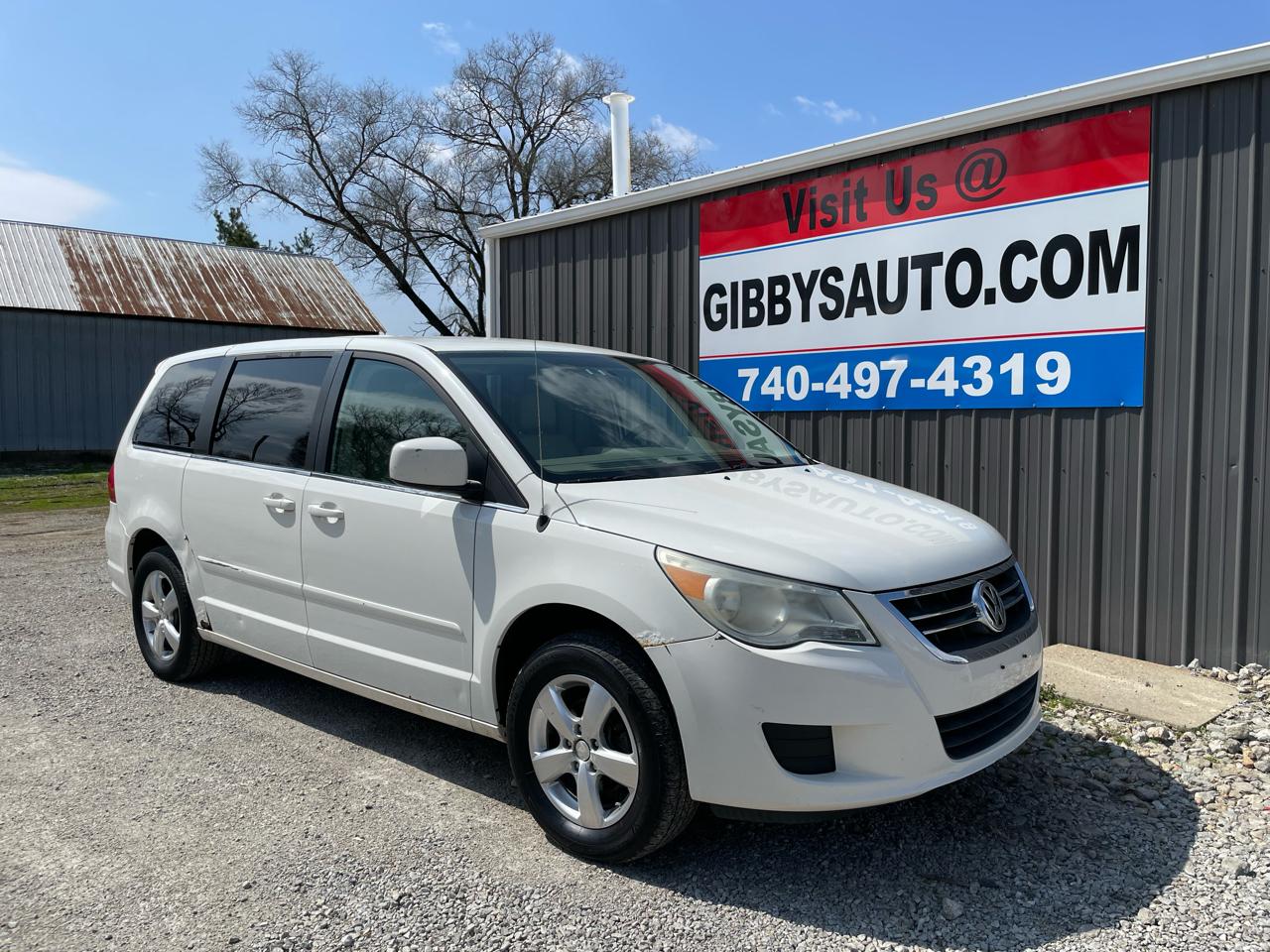 Volkswagen Routan  2010