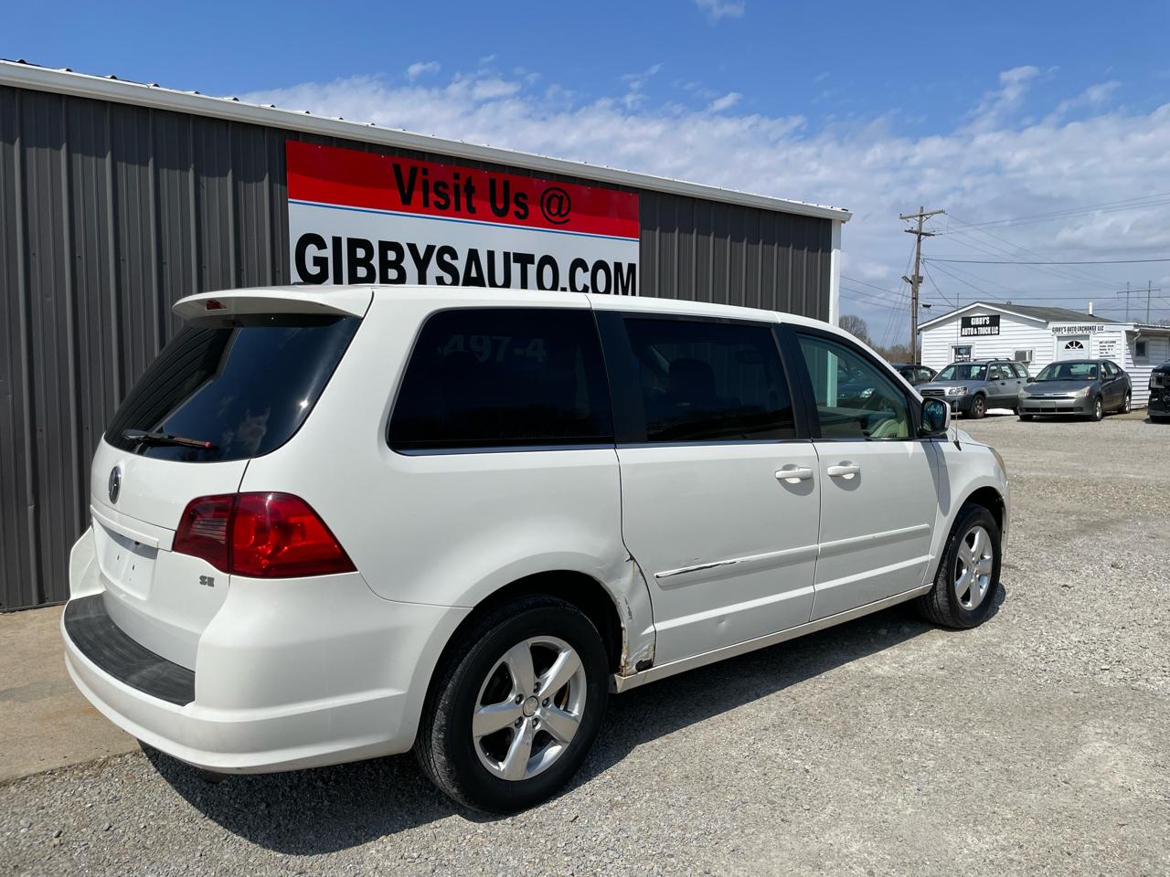 Volkswagen Routan  2010