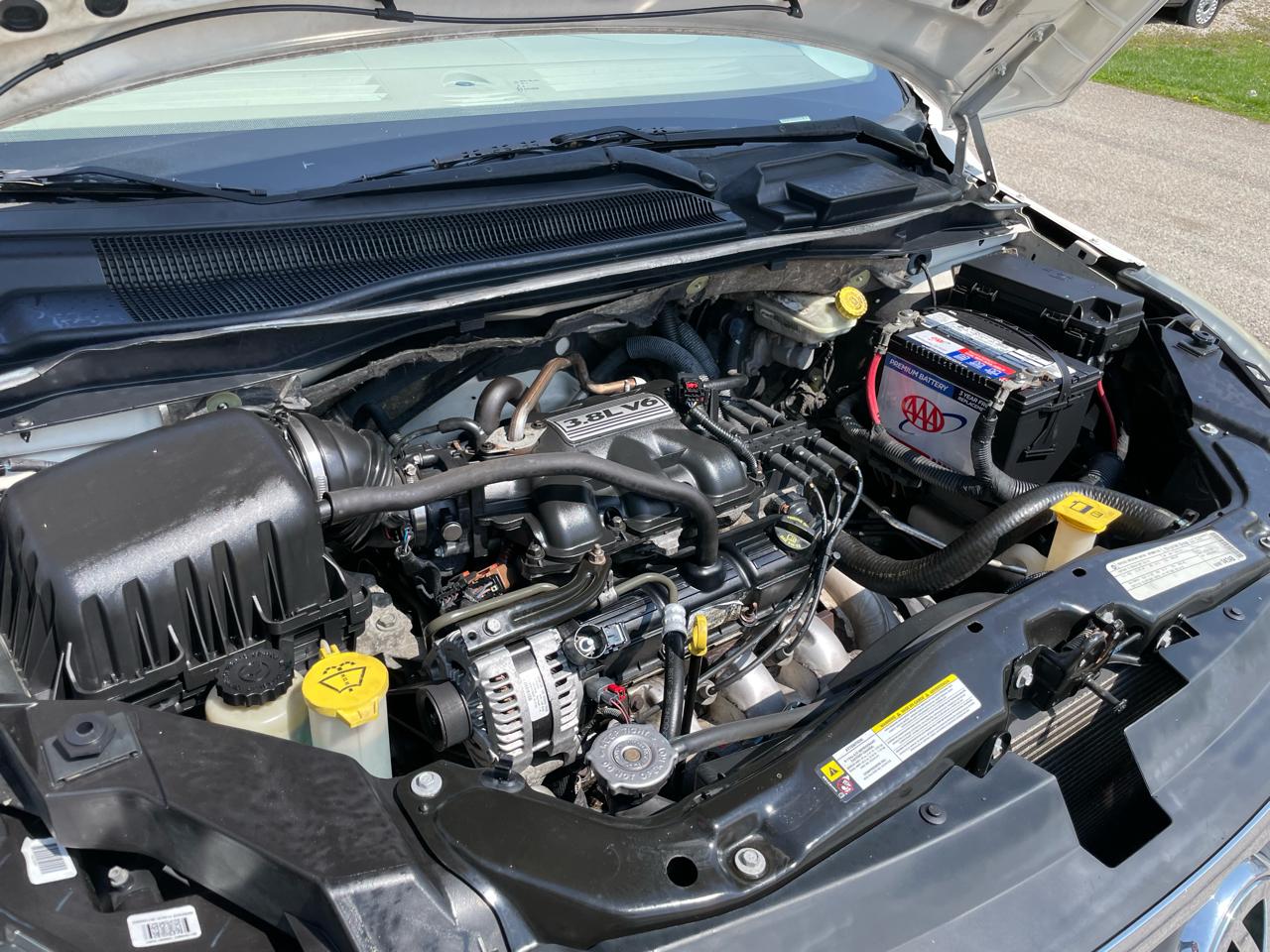 Volkswagen Routan  2010