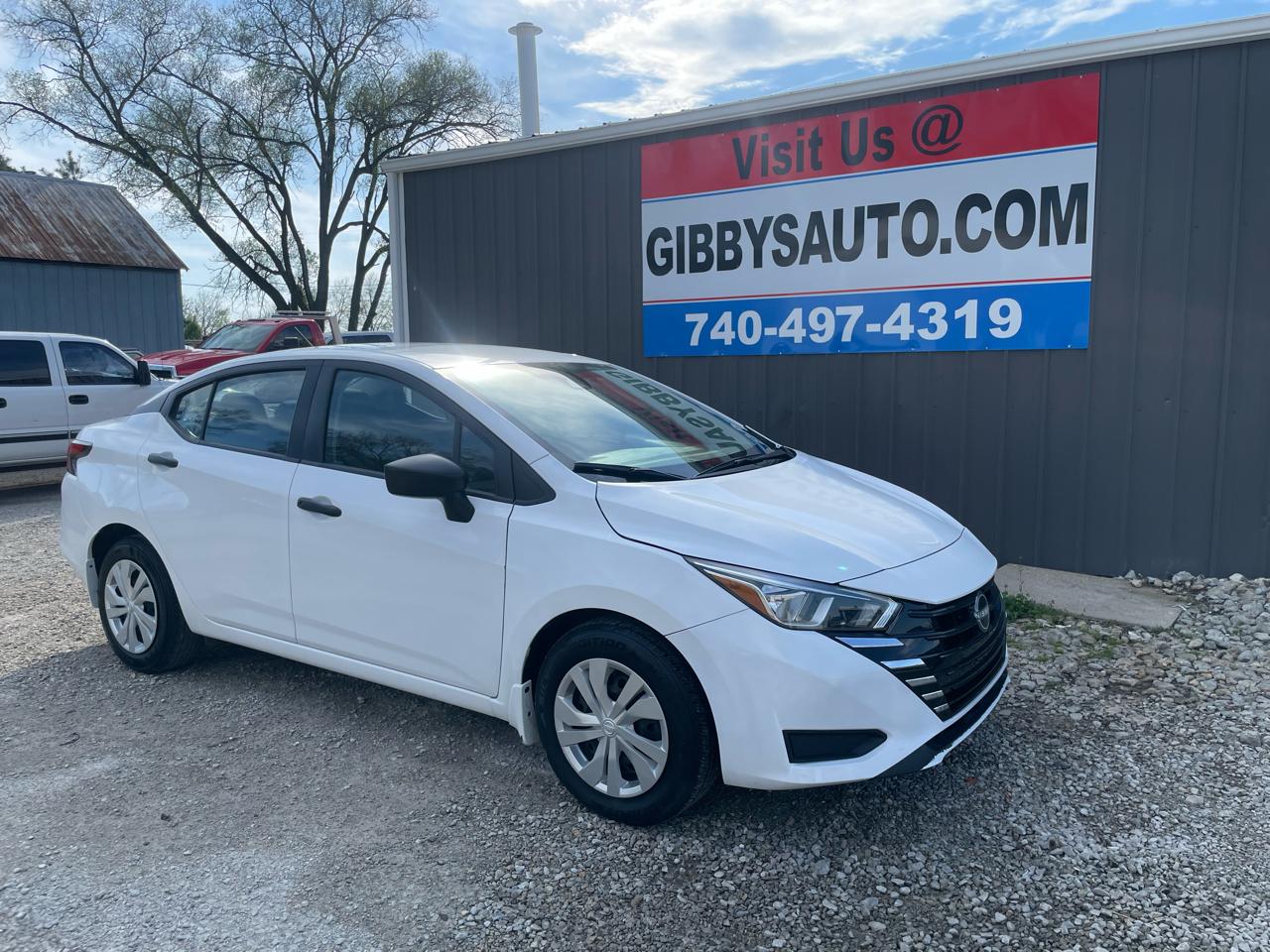 Nissan Versa  2024