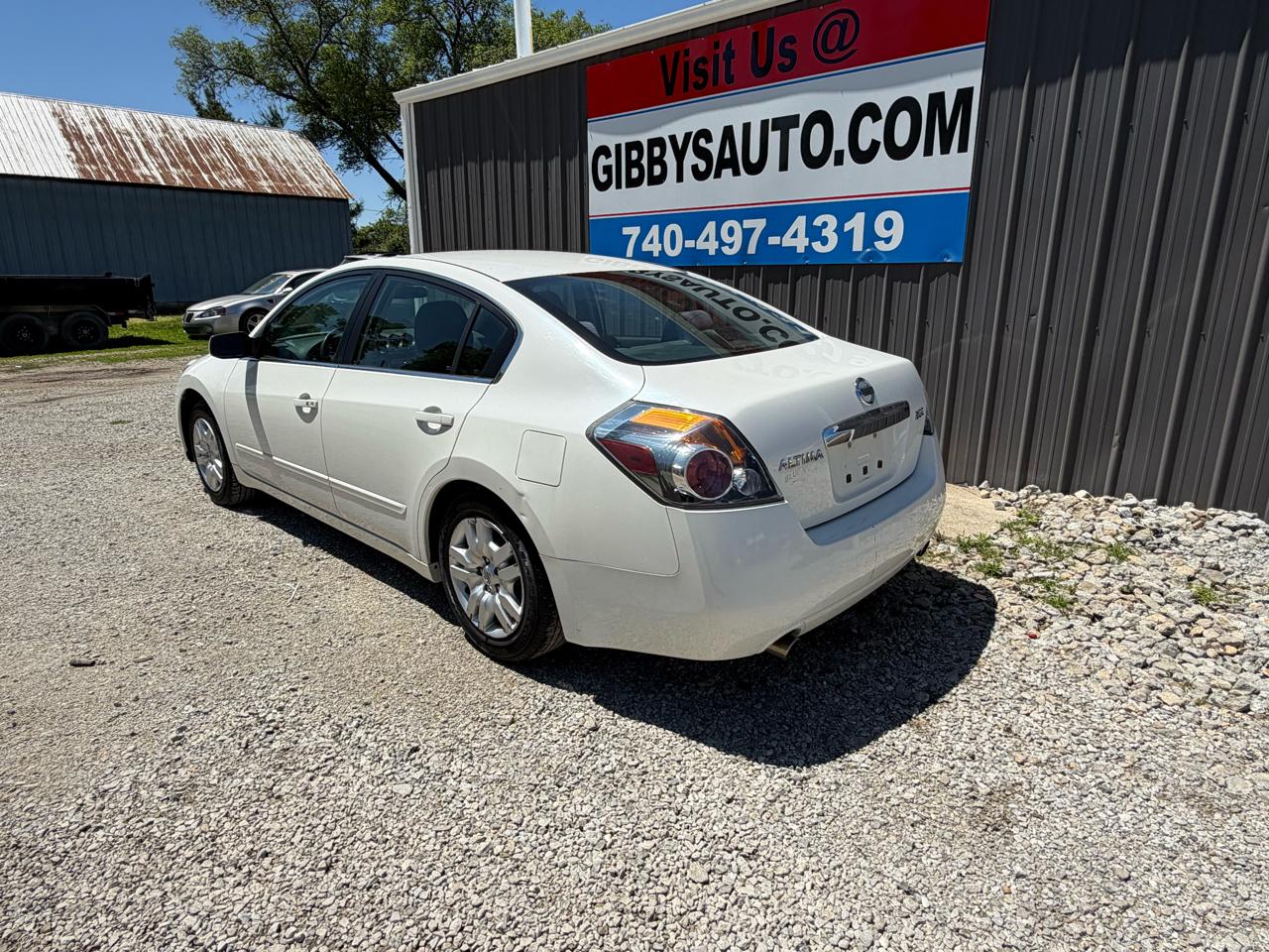 Nissan Altima Base 2011