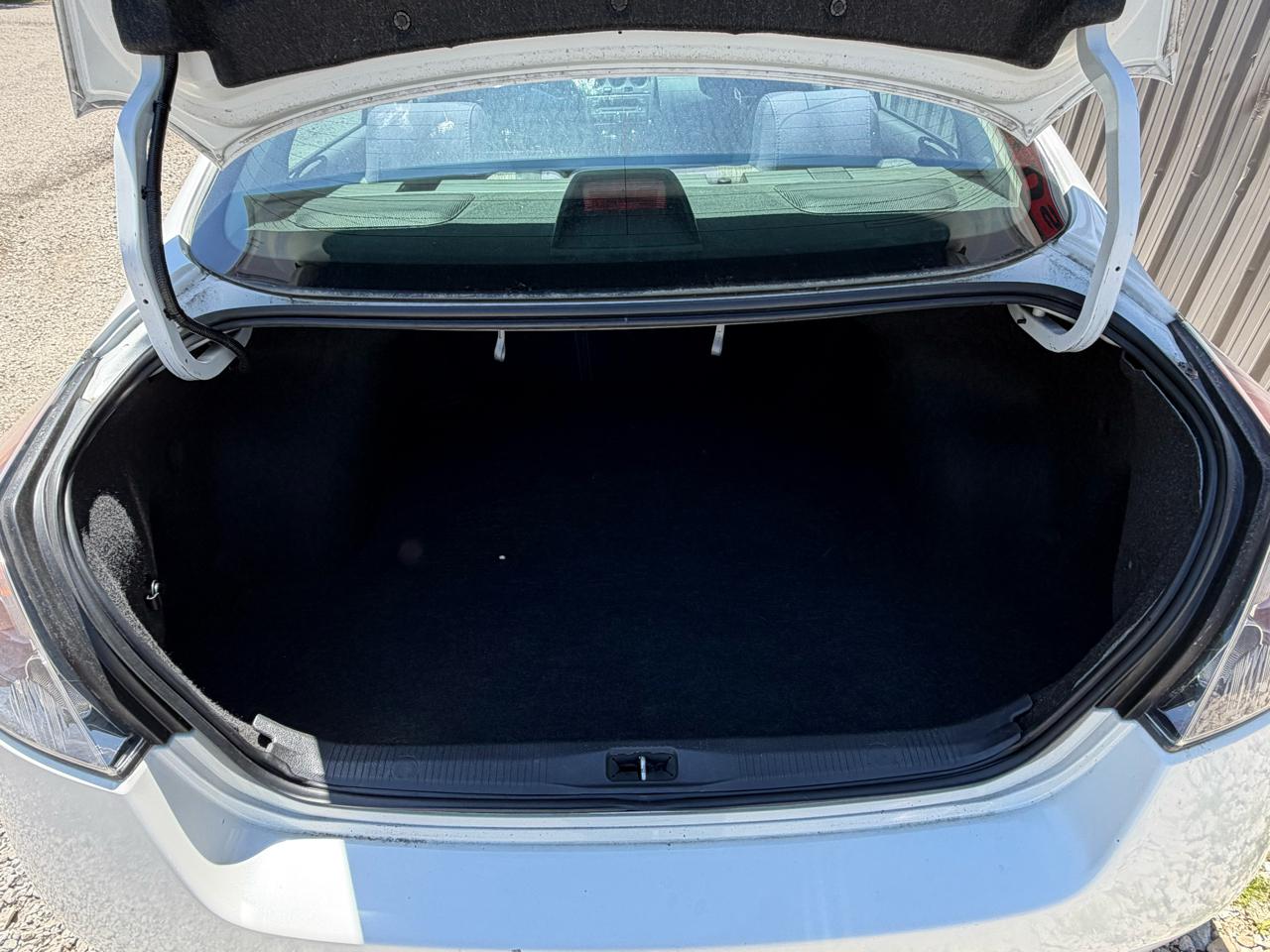 Nissan Altima Base 2011