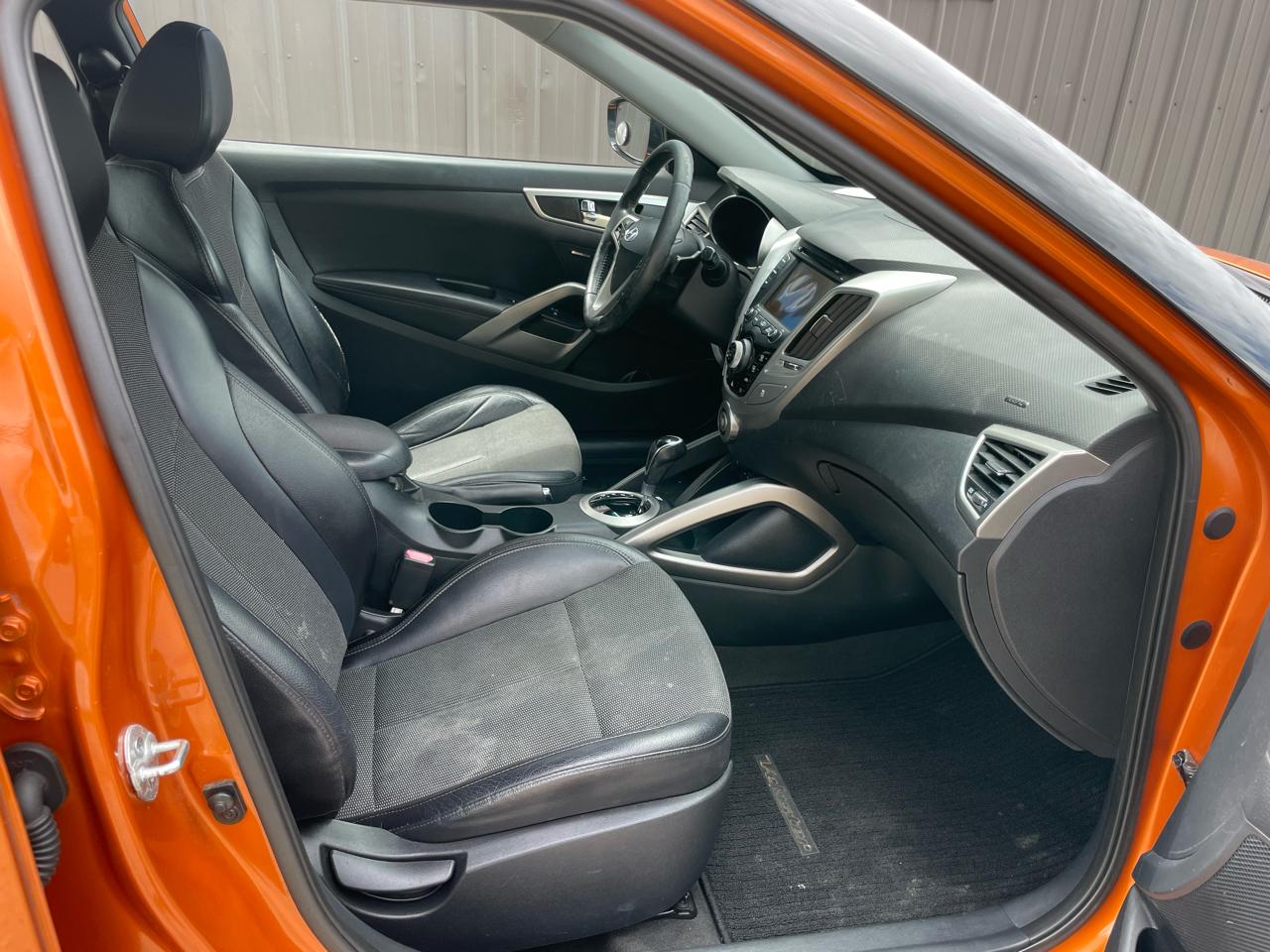Hyundai Veloster  2013