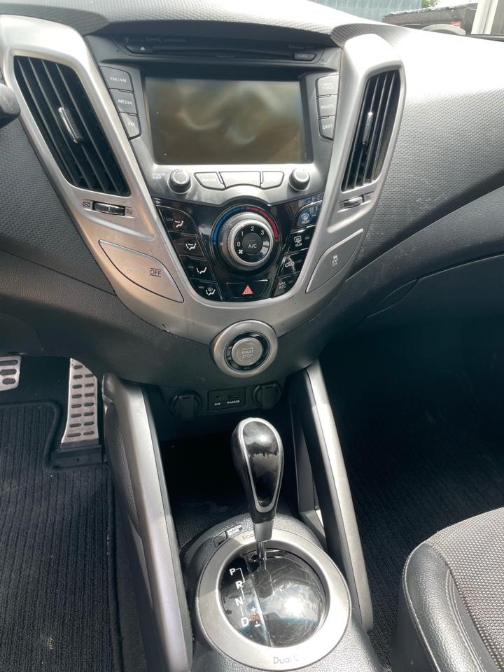 Hyundai Veloster  2013