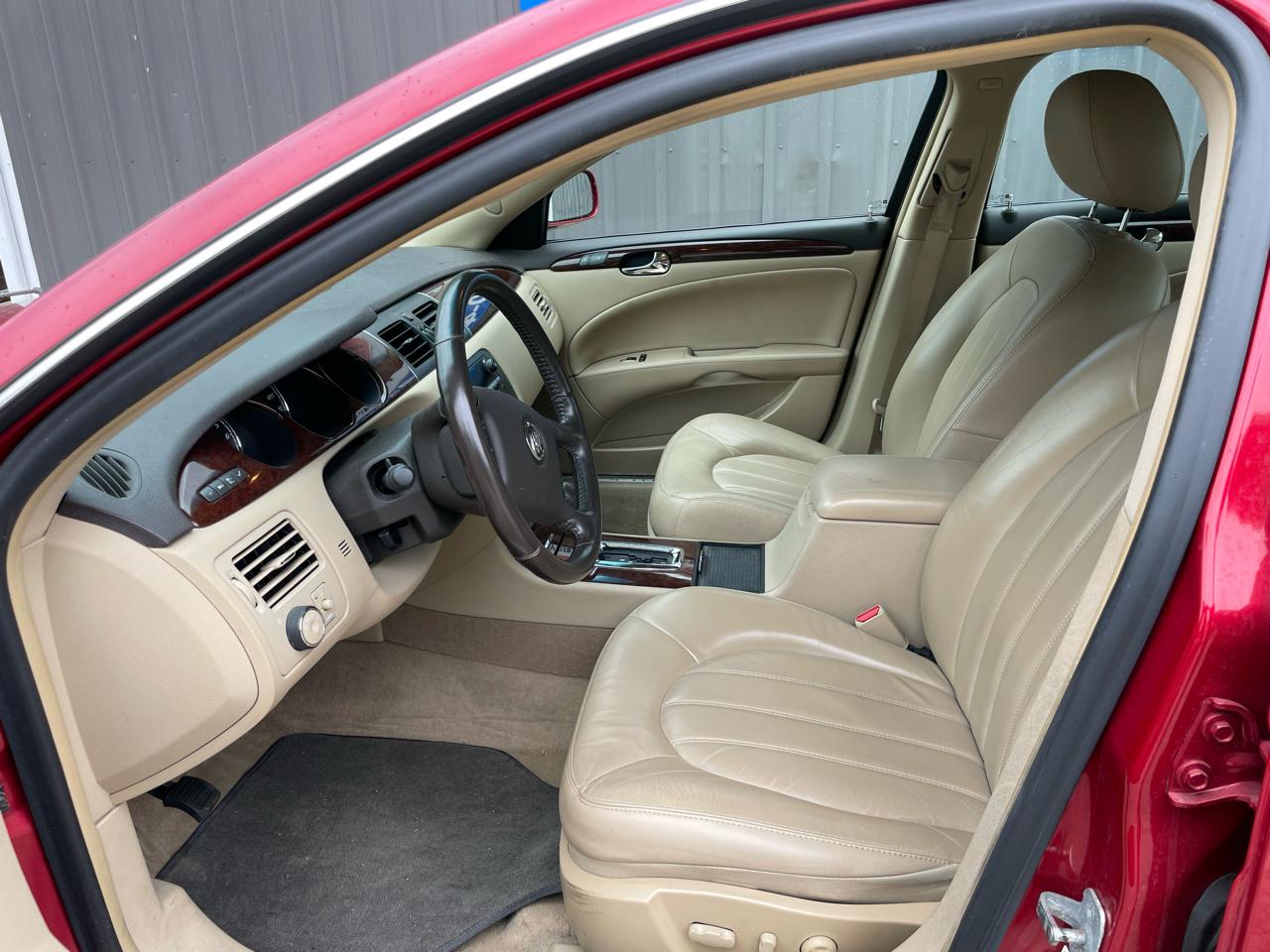 Buick Lucerne CXL 2011