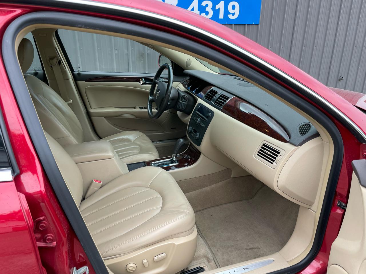 Buick Lucerne CXL 2011