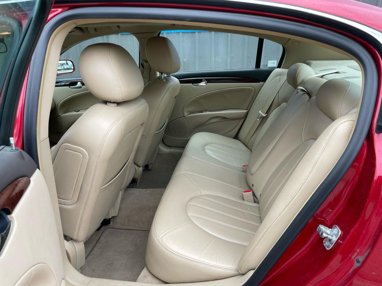 Buick Lucerne CXL 2011