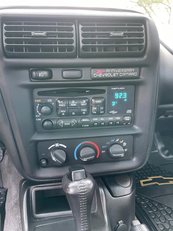 Chevrolet Camaro  2002