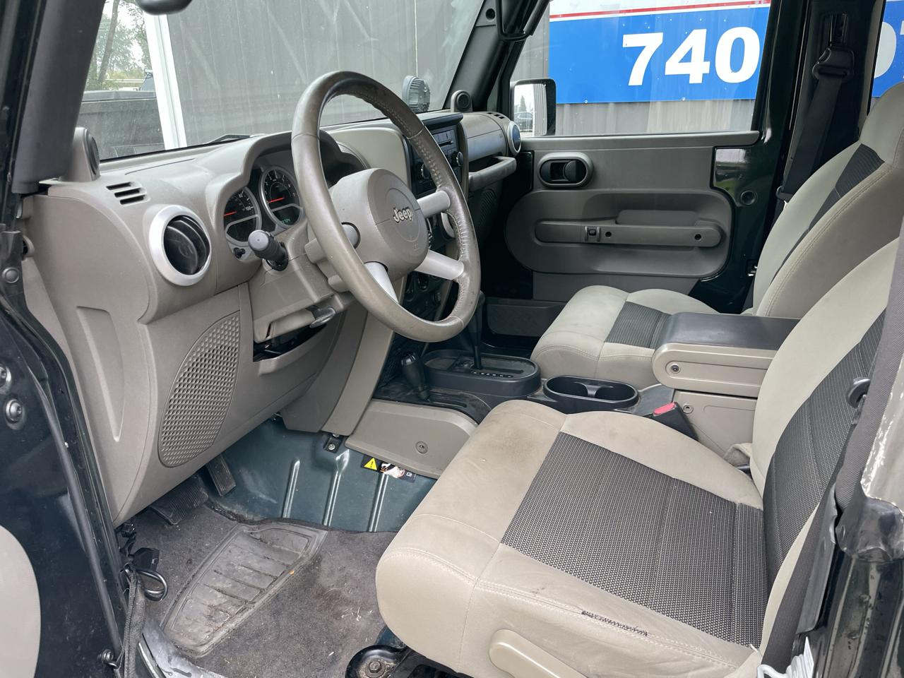 Jeep Wrangler Sahara 2010