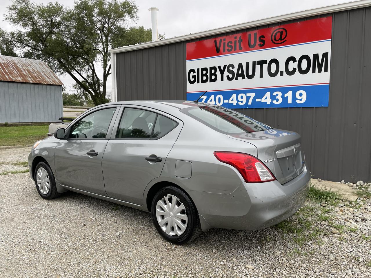 Nissan Versa  2012