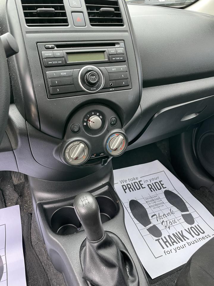 Nissan Versa  2012