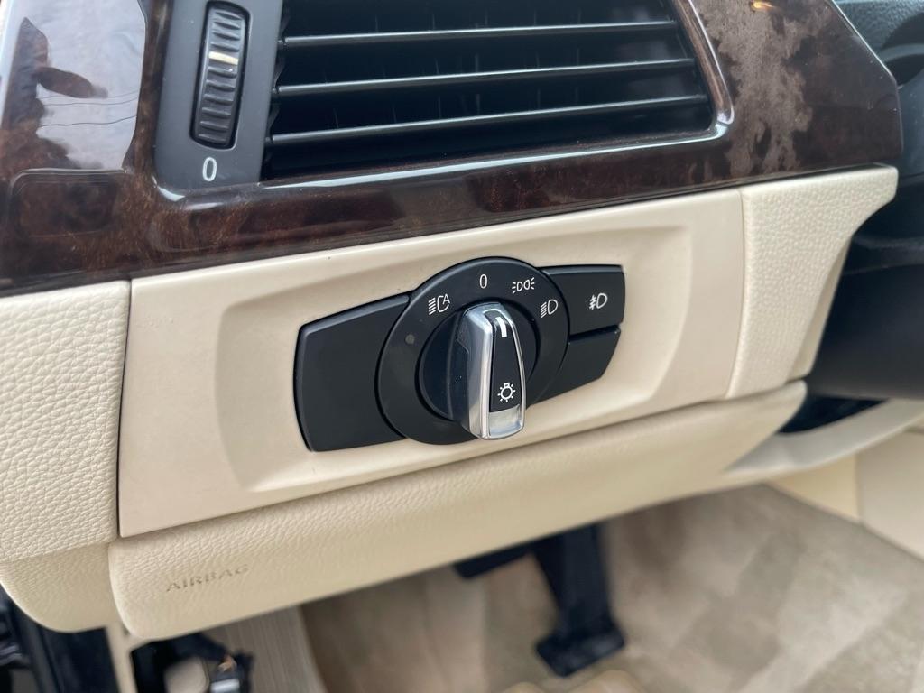 BMW 3-Series 328i Convertible 2011