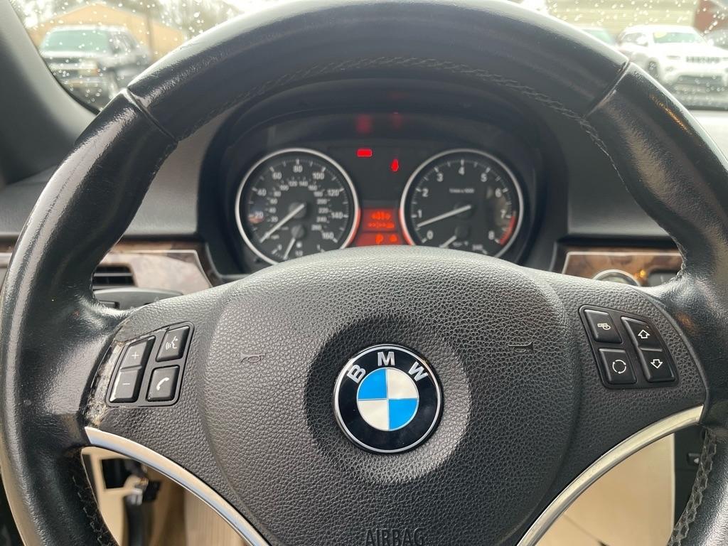 BMW 3-Series 328i Convertible 2011