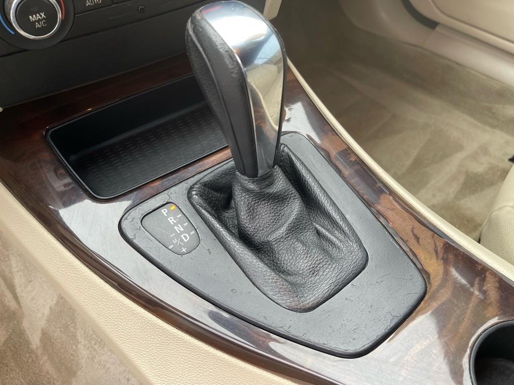 BMW 3-Series 328i Convertible 2011