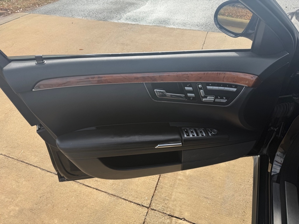 Mercedes-Benz S-Class S63 AMG 2008