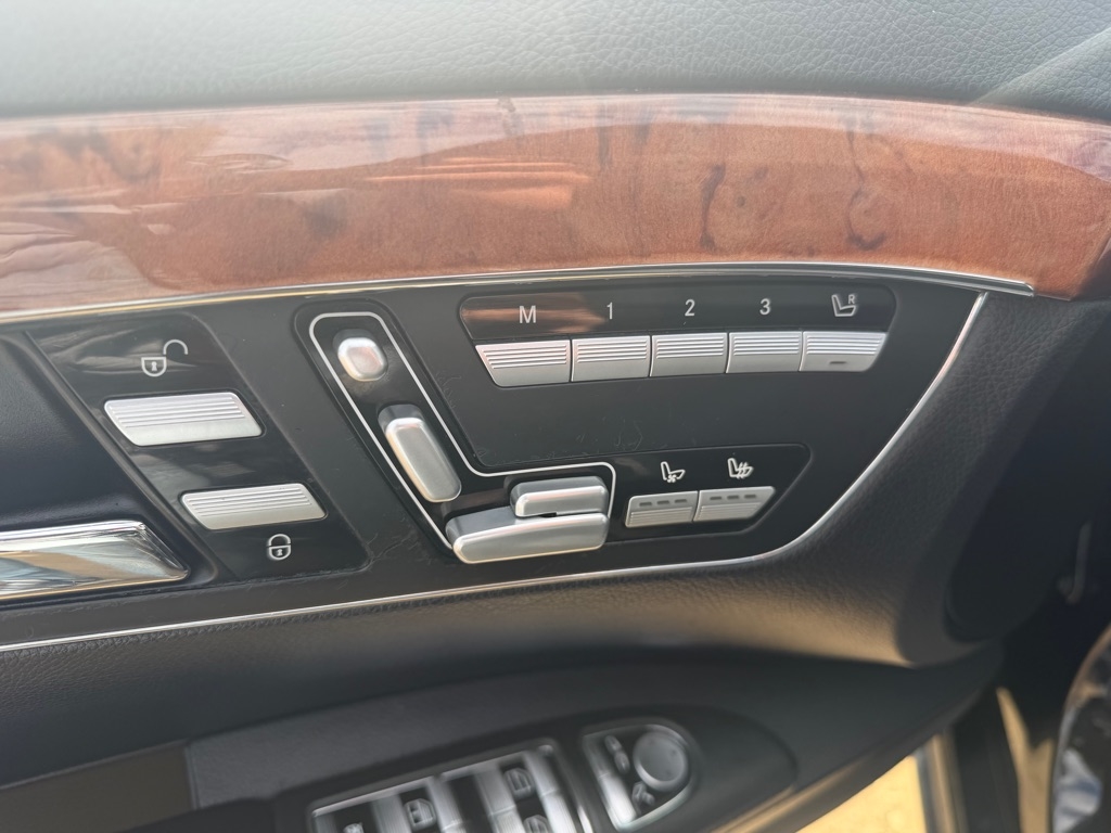 Mercedes-Benz S-Class S63 AMG 2008