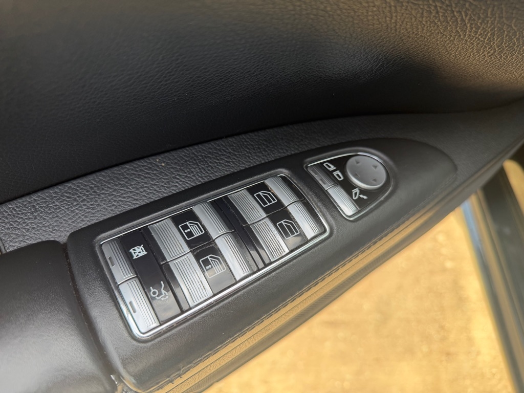 Mercedes-Benz S-Class S63 AMG 2008