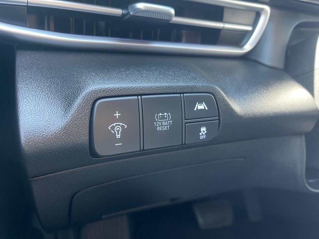 Hyundai Elantra Limited Hybrid 2023