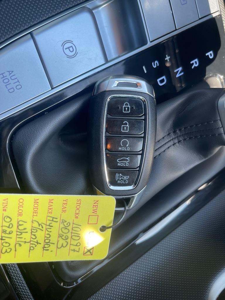 Hyundai Elantra Limited Hybrid 2023